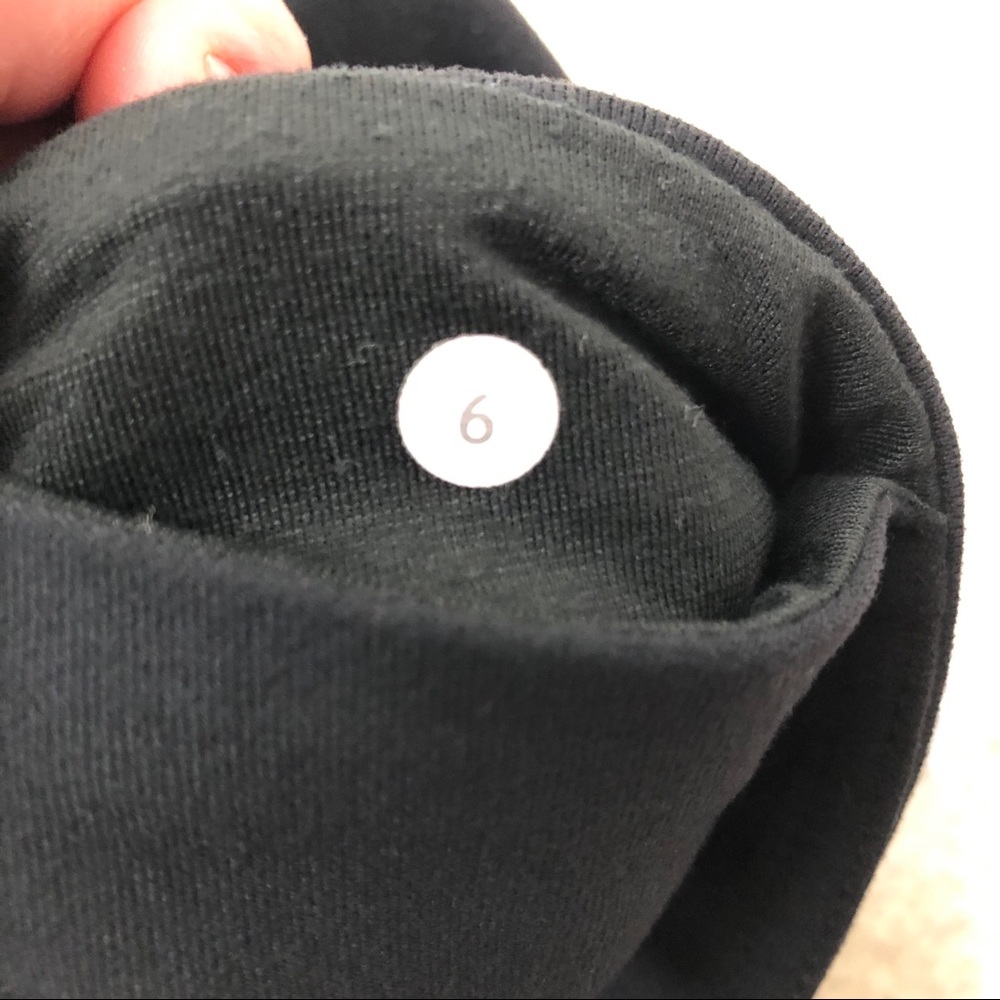 Lululemon Groove Crop in Black Size 6 Women's - Picture 4 of 6